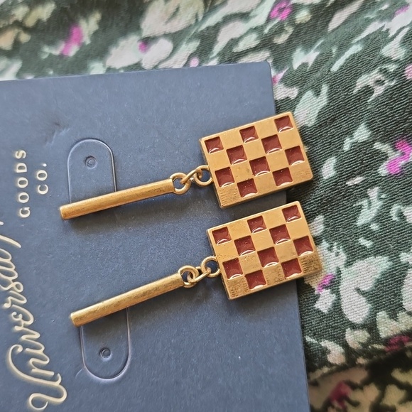 Universal Thread Earrings (Burgundy) - Picture 2 of 3